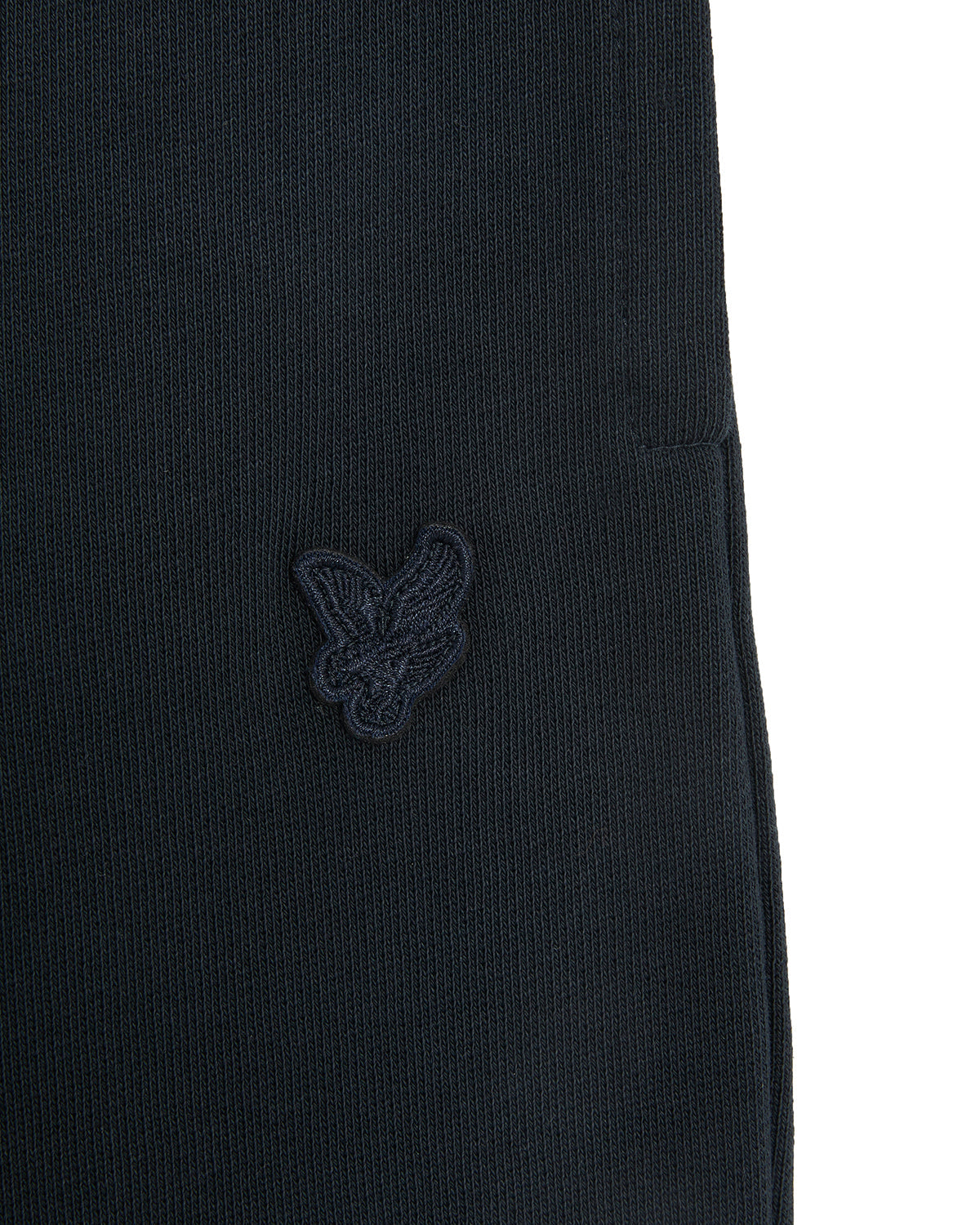 Jongens Tonal Sweat Short van Lyle & Scott in de kleur Z271 Dark Navy in maat 170-176.