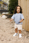 Jongens Sweatshort MORISLS242 van Little Levv in de kleur Kit in maat 128.