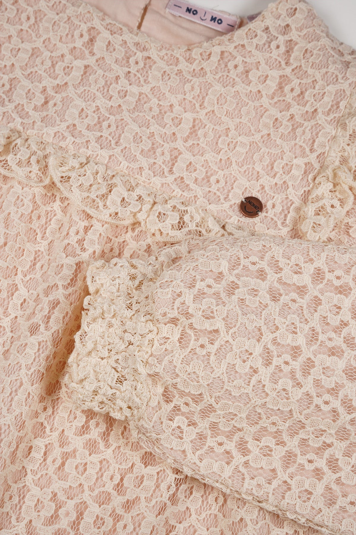 Meisjes Tirzy lace blouse van NoNo in de kleur Pearled Ivory in maat 134-140.