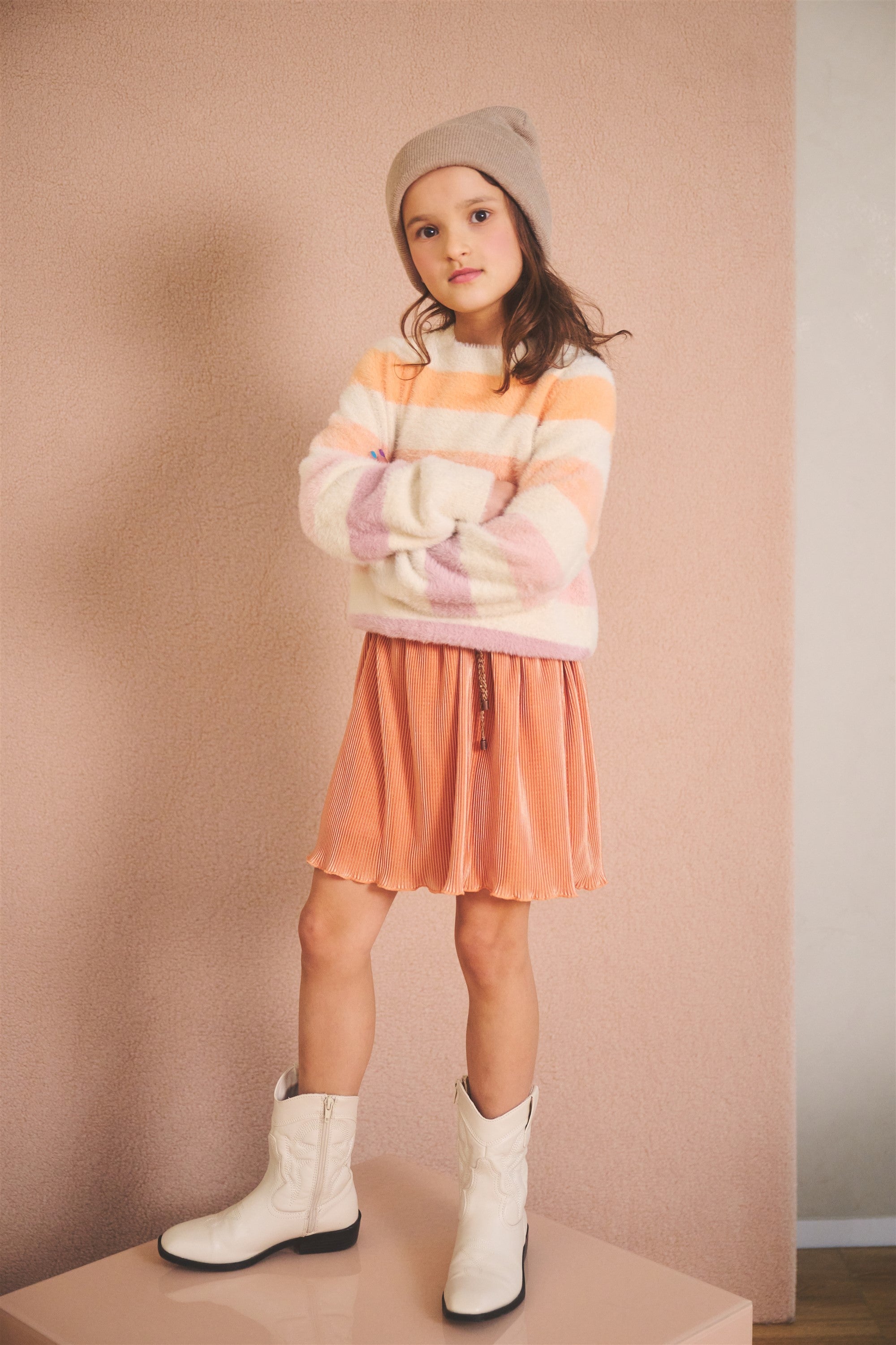 Meisjes Ketan Fluffy yarn Knitted Striped Sweater van NoNo in de kleur Pearled Ivory in maat 134-140.