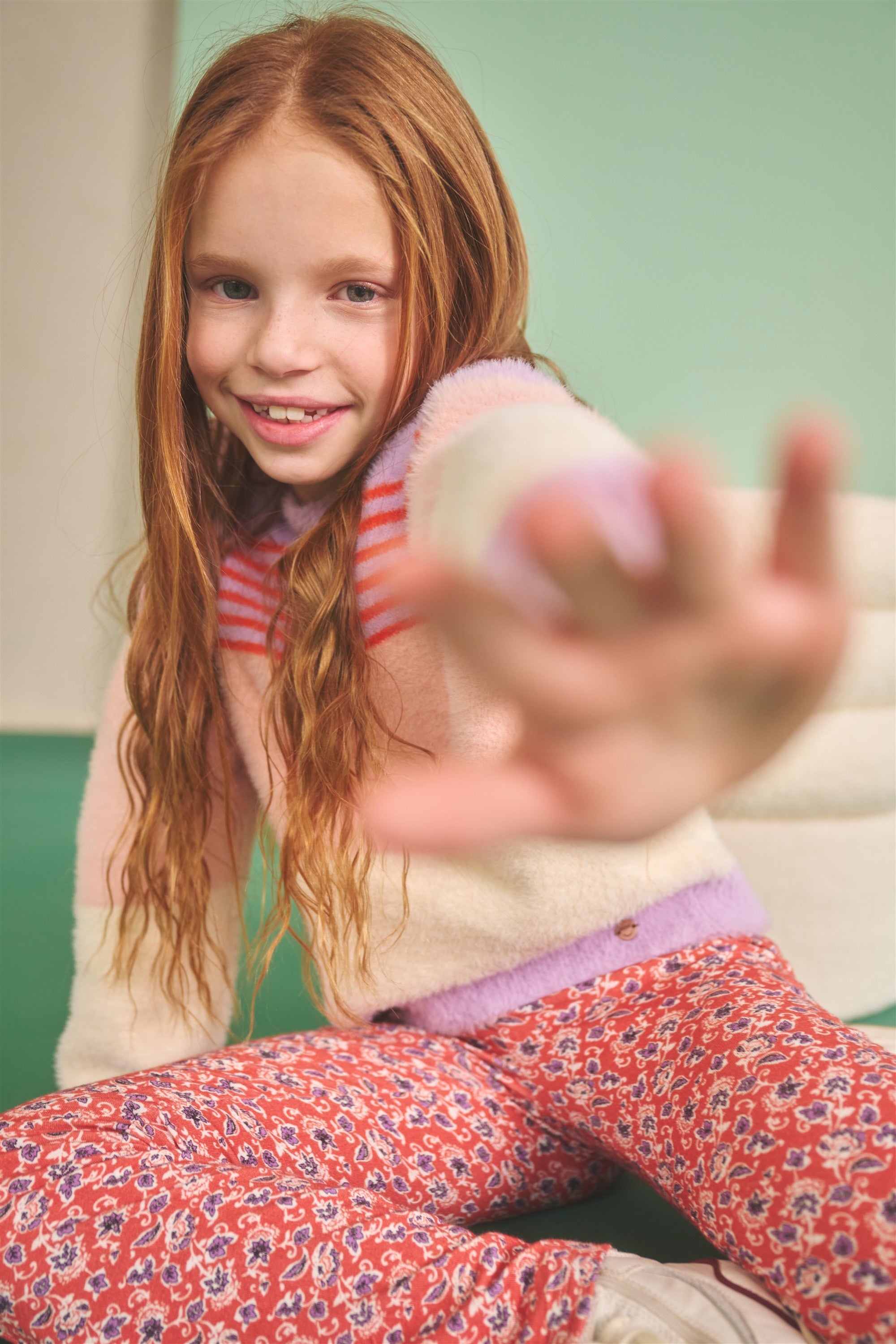 Meisjes Kendra Fluffy Striped Sweater van NoNo in de kleur Lupine Lilac in maat 110-116.