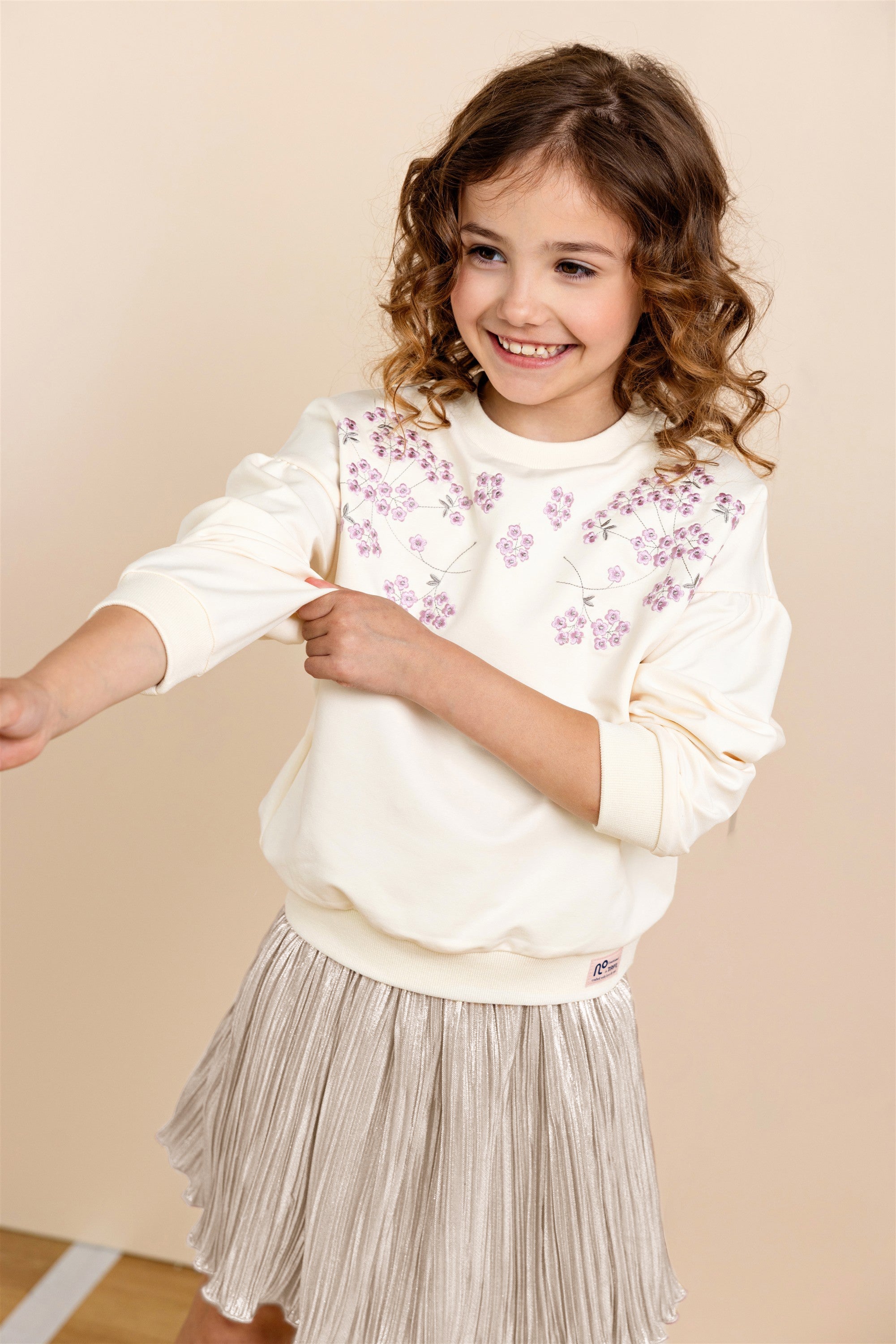 Meisjes Nele Metallic Plissee Skirt van NoNo in de kleur Pearled Ivory in maat 134-140.