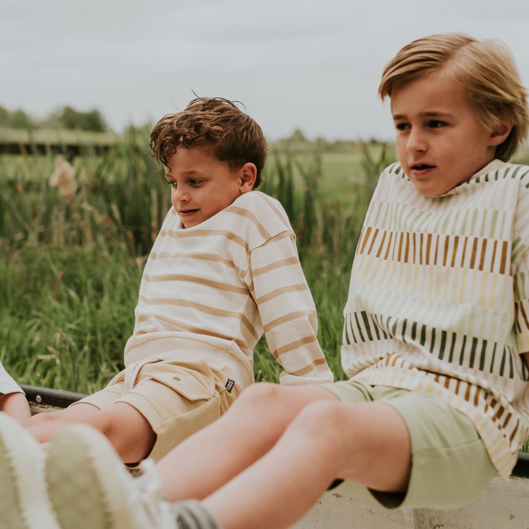 Jongens Jogging shorts van Koko Noko in de kleur Faded green in maat 128.