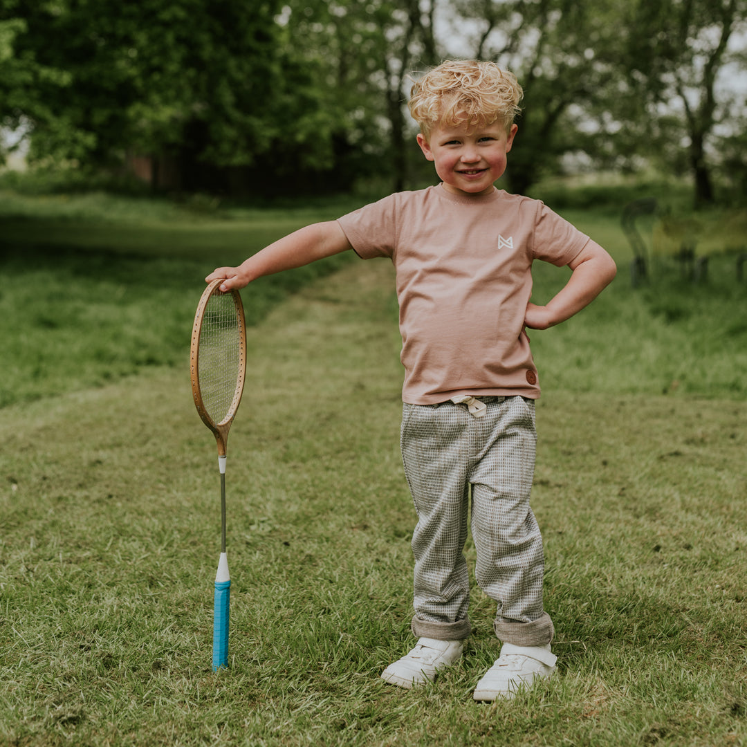 Jongens T-shirt van Koko Noko in de kleur Dusty pink in maat 128.