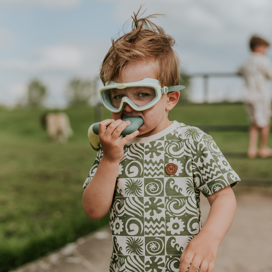 Jongens T-shirt van Koko Noko in de kleur Olive in maat 128.