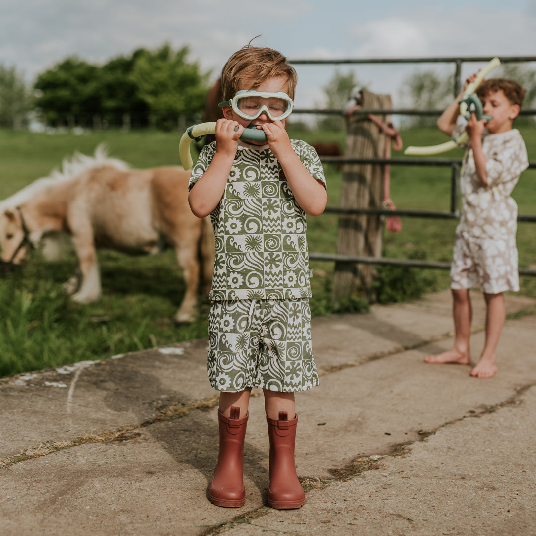 Jongens T-shirt van Koko Noko in de kleur Olive in maat 128.