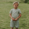 Jongens T-shirt van Koko Noko in de kleur Sage in maat 128.