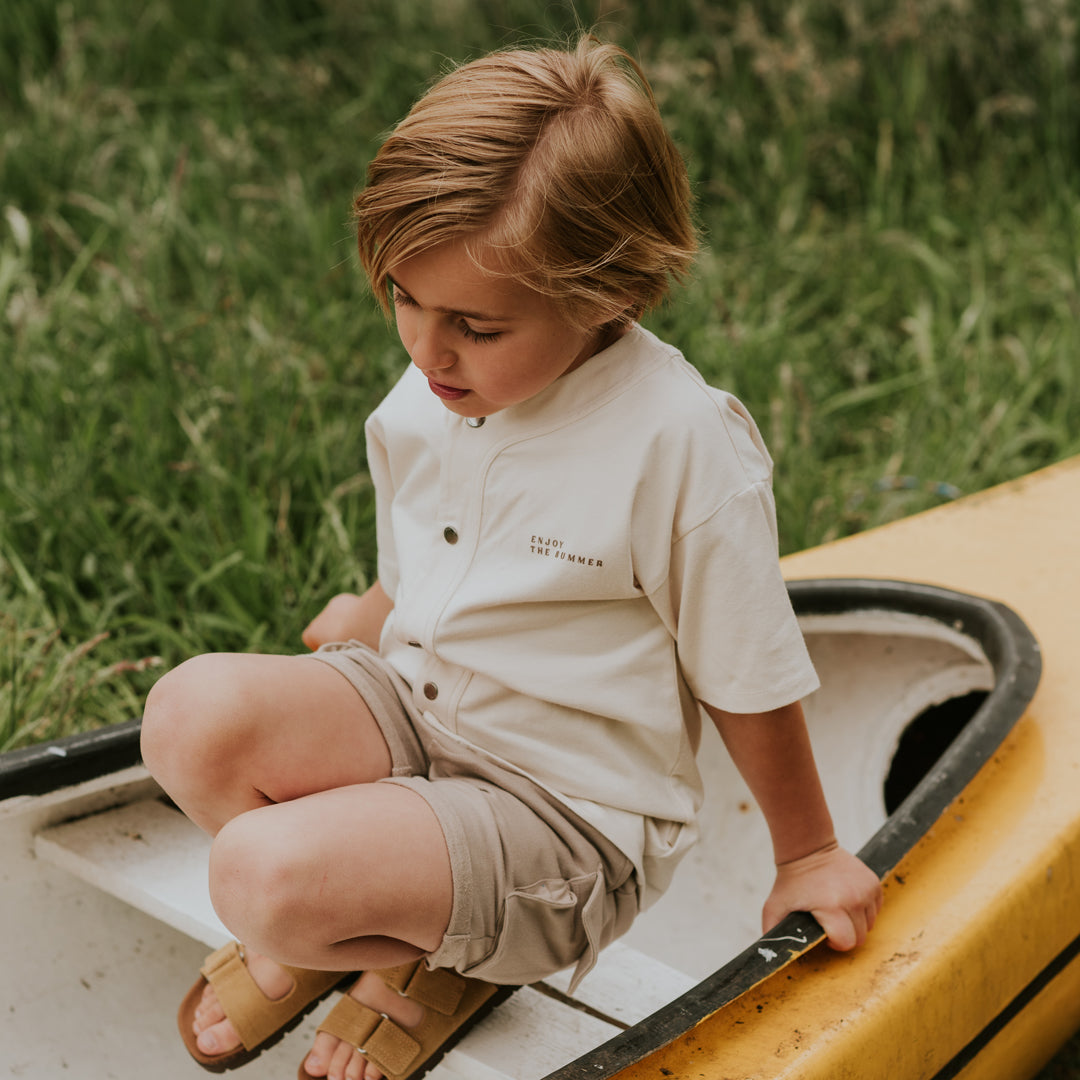Jongens Jogging shorts, cargo van Koko Noko in de kleur Sand in maat 128.