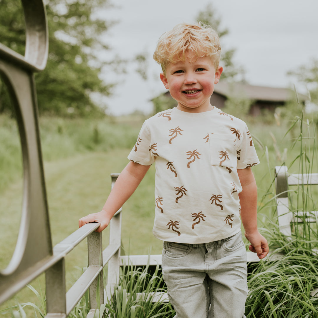 Jongens T-shirt van Koko Noko in de kleur Off white in maat 128.