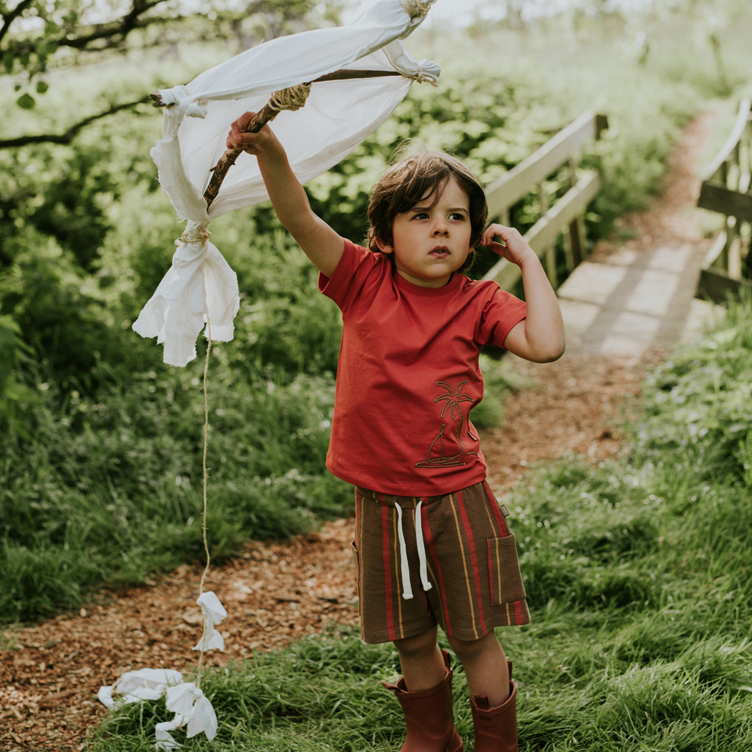 Jongens T-shirt van Koko Noko in de kleur Brique in maat 128.