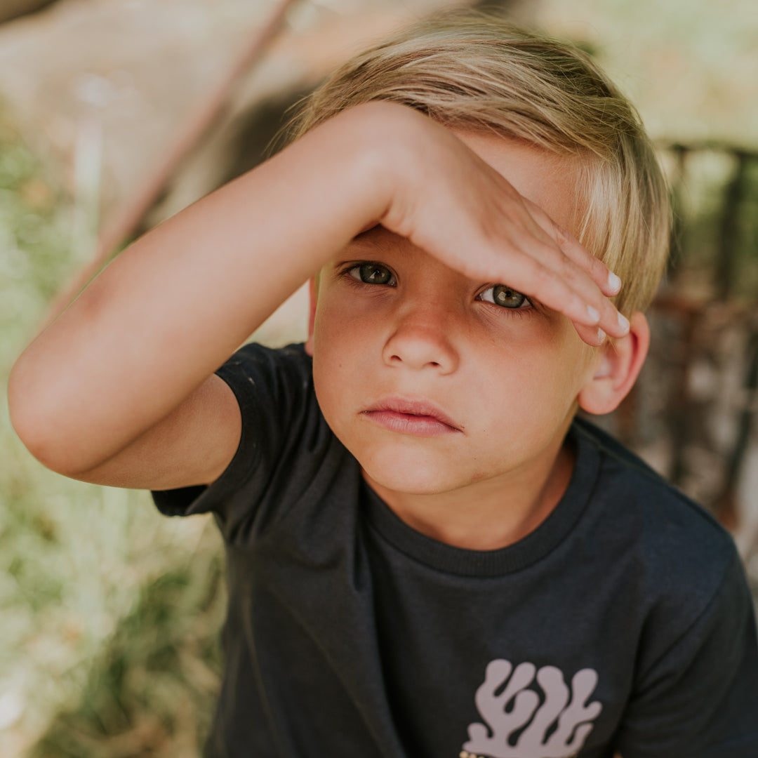 Jongens T-shirt van Koko Noko in de kleur Navy in maat 128.