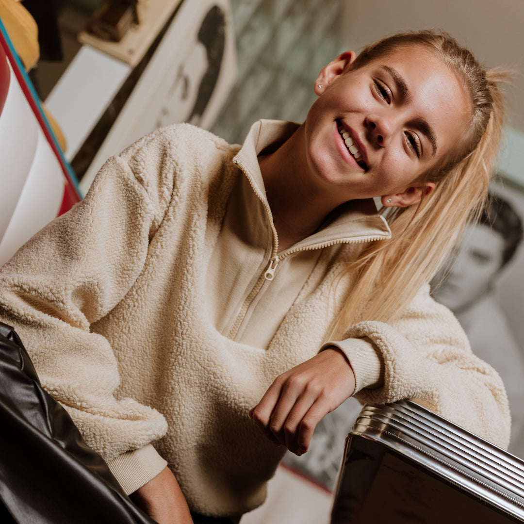 Meisjes Sweater dropped shoulder van No Way Monday in de kleur Beige in maat 164.