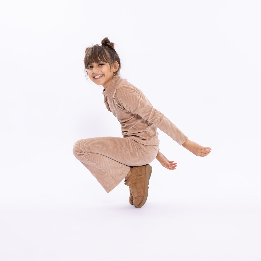 Meisjes Trousers flared van No Way Monday in de kleur Taupe in maat 164.