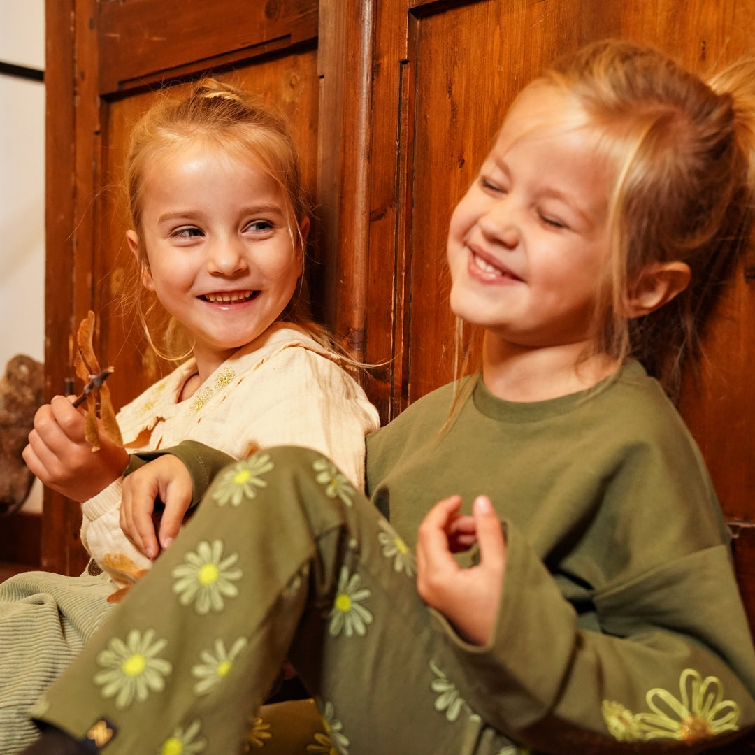 Meisjes Legging flared van Koko Noko in de kleur Army green in maat 128.