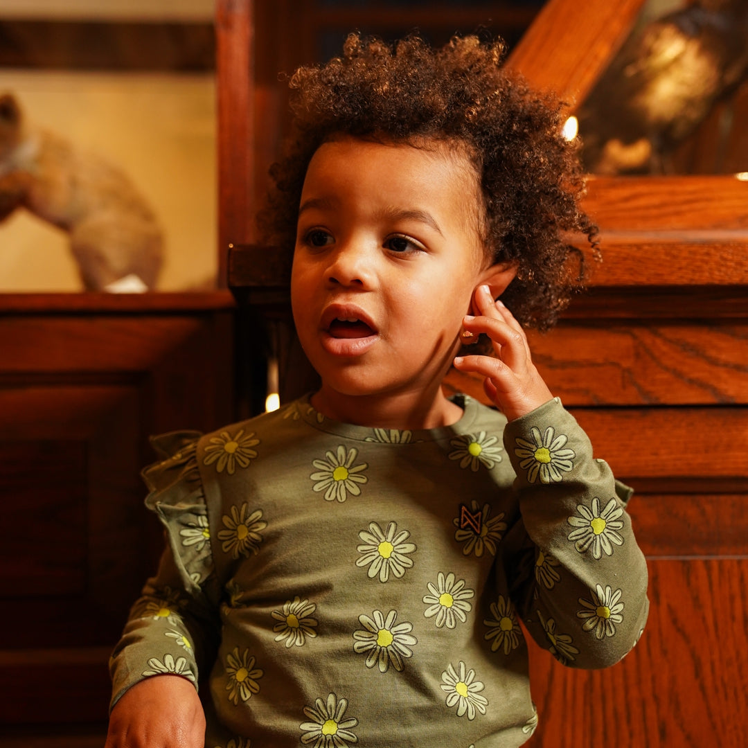 Meisjes T-shirt ls van Koko Noko in de kleur Army green in maat 128.