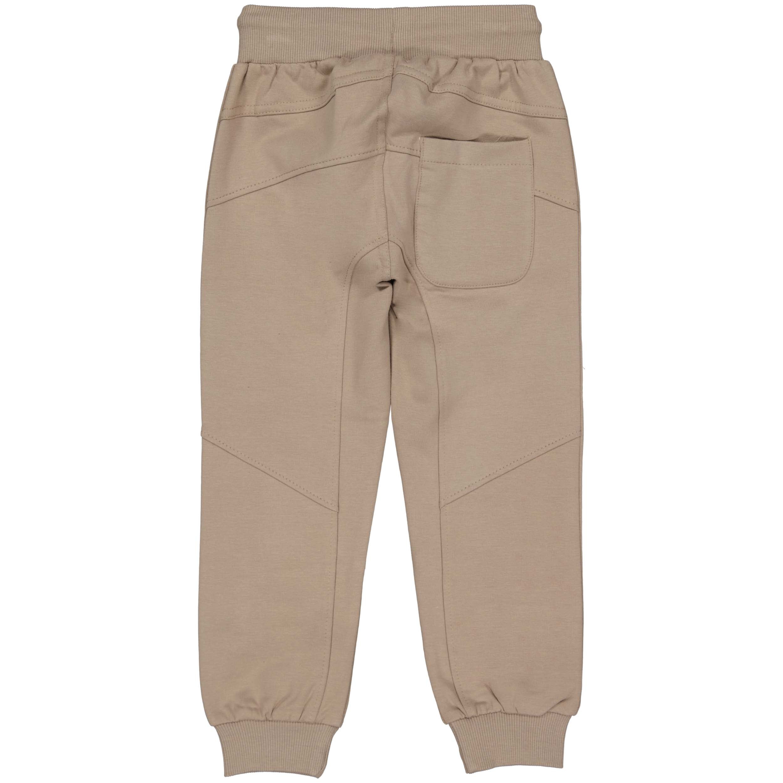 Jongens Pants PEERLW241 van Little Levv in de kleur Dark Taupe in maat 128.