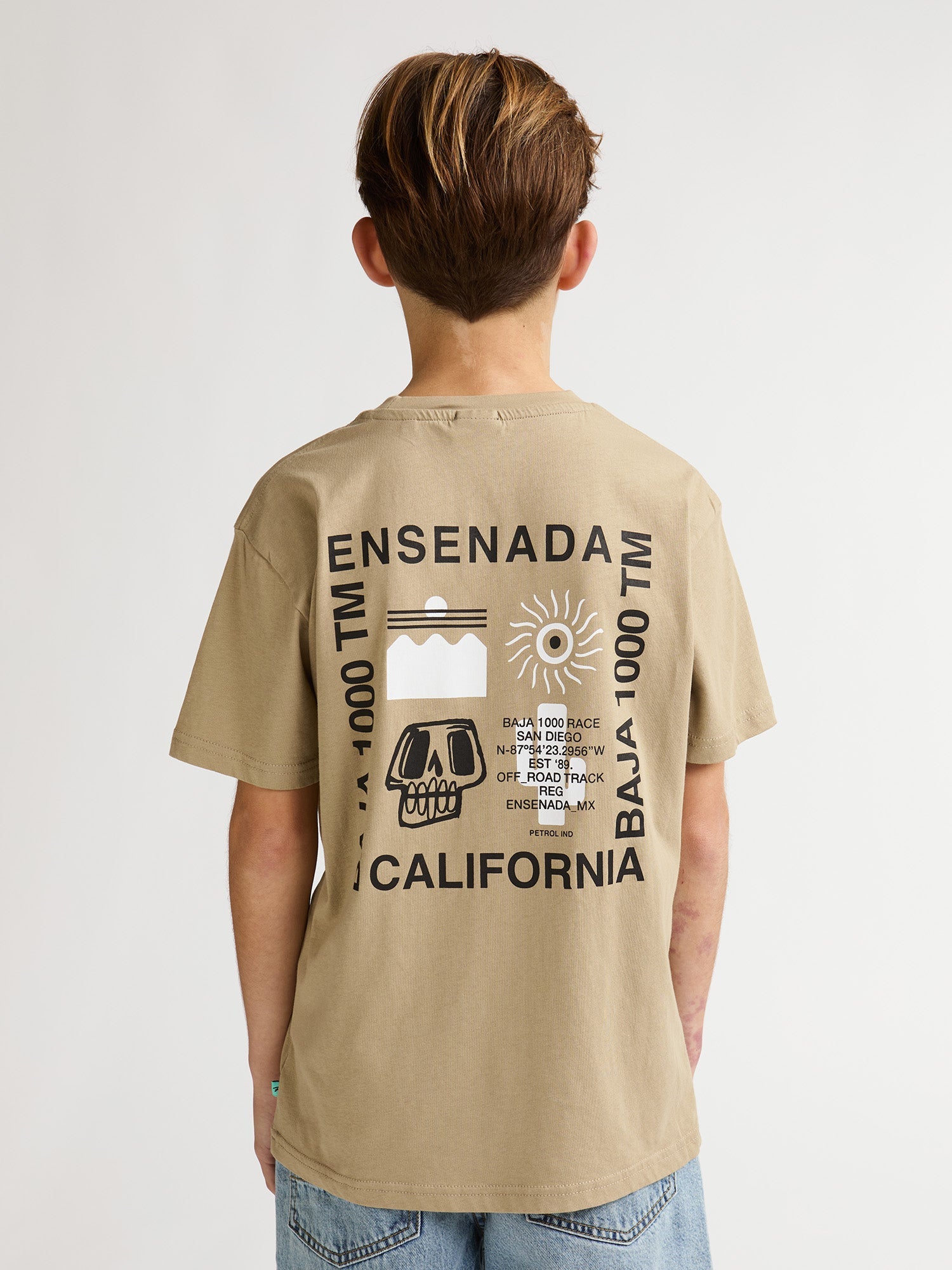 Jongens T-Shirt SS Classic Print van Petrol in de kleur Light Tan in maat 176.