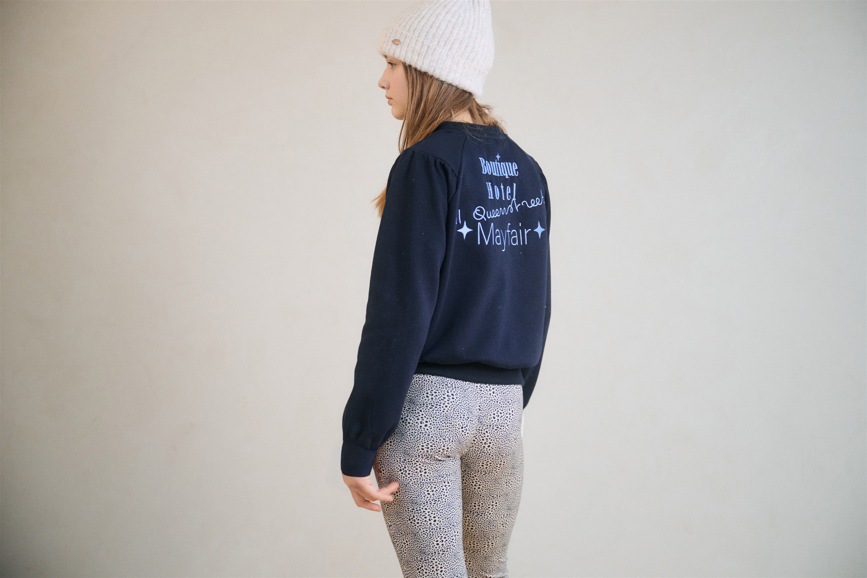 Meisjes Kaila Furry Sweat with contrast cuffs van NoBell in de kleur Navy Blazer in maat 170-176.