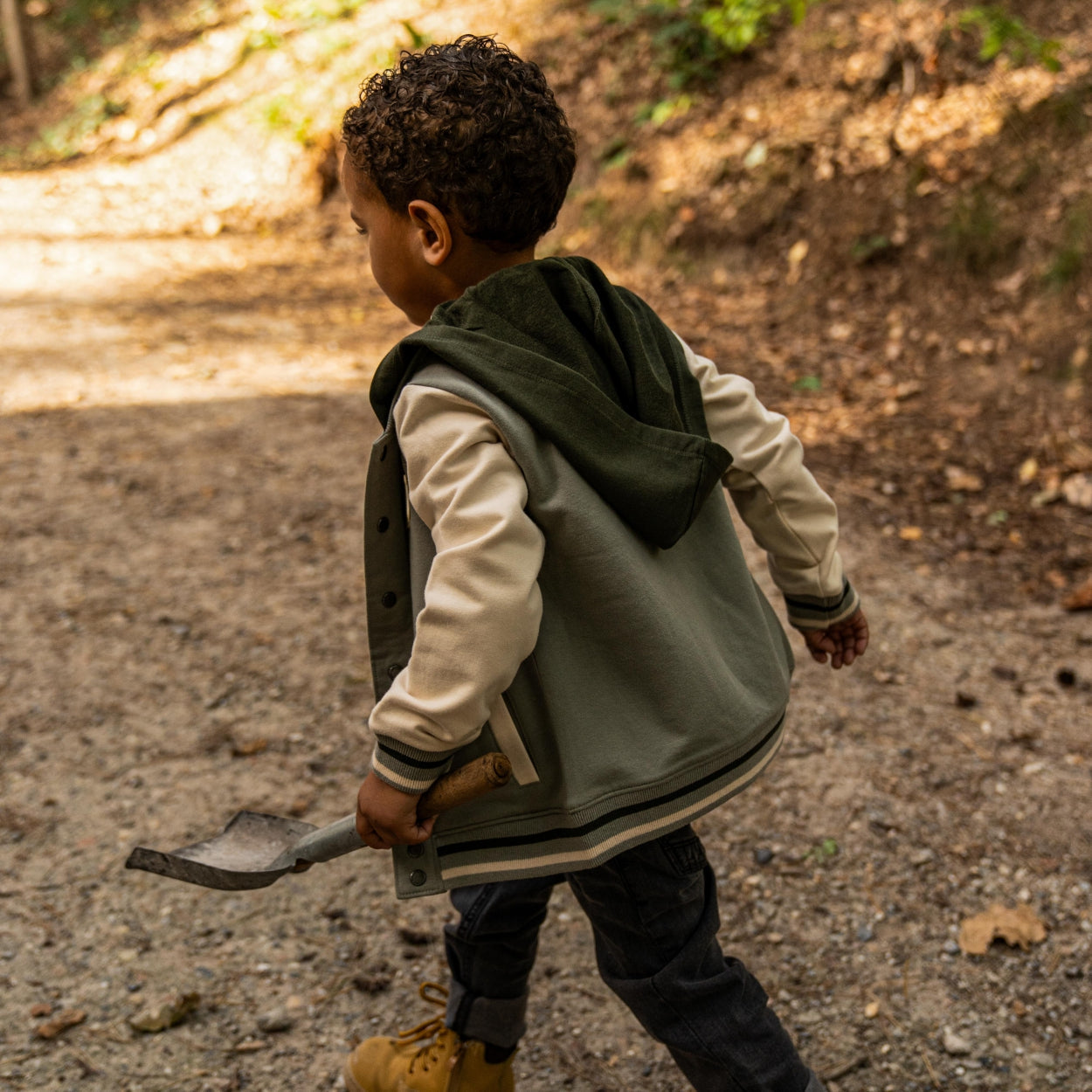 Jongens Cardigan with hood van Koko Noko in de kleur Faded green in maat 128.