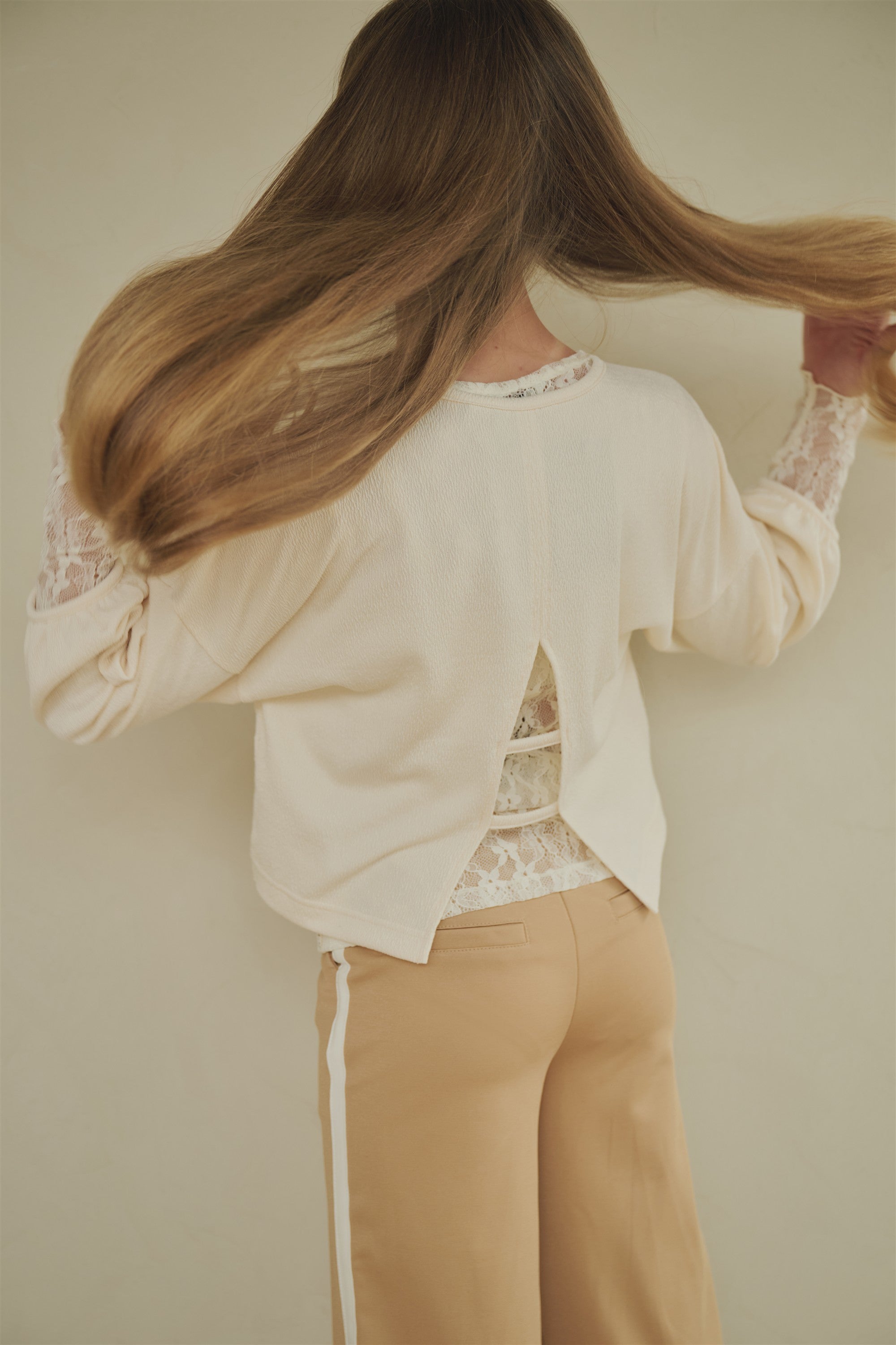 Meisjes Kess Oversized Cropped Top van Girls Teens in de kleur Pearled Ivory in maat 170-176.
