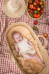 Meisjes DRESS GABI van Quapi Newborn in de kleur AOP White Sketch in maat 74.