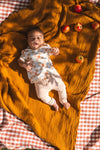 Jongens SHIRT GAEL van Quapi Newborn in de kleur AOP Sand Graphic in maat 74.