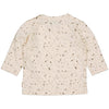 Jongens Longsleeve CARSONQNBW23 van Quapi Newborn in de kleur AOP Camel Soft Splash in maat 68.