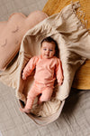 Meisjes Pants CHLOEQNBW23 van Quapi Newborn in de kleur Pink Peach in maat 68.