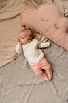 Meisjes Pants CHLOEQNBW23 van Quapi Newborn in de kleur Pink Peach in maat 68.