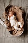 Unisexs Pants COENQNBW23 van Quapi Newborn in de kleur Creme in maat 68.