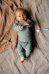 Jongens Pants CONNORQNBW23 van Quapi Newborn in de kleur Mint Warm in maat 68.
