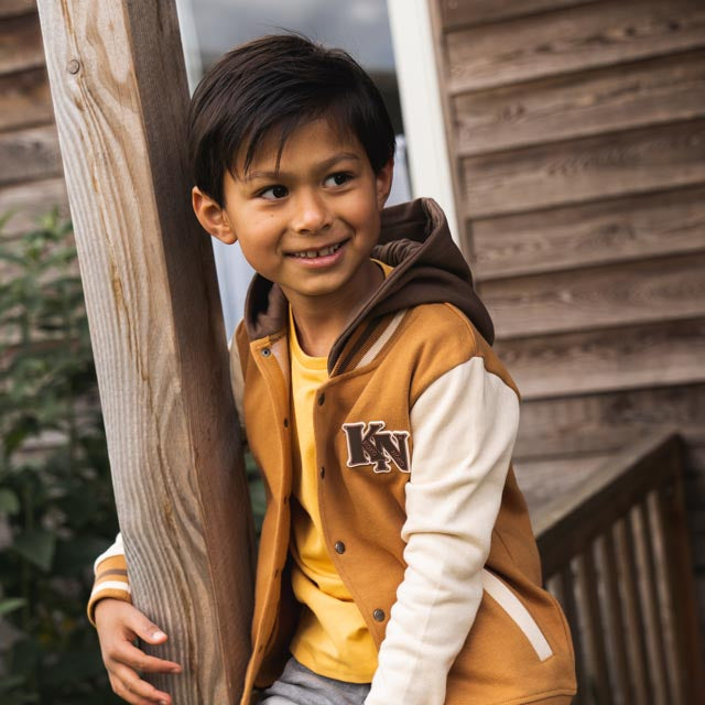 Jongens Jacket van Koko Noko in de kleur Brown in maat 128.