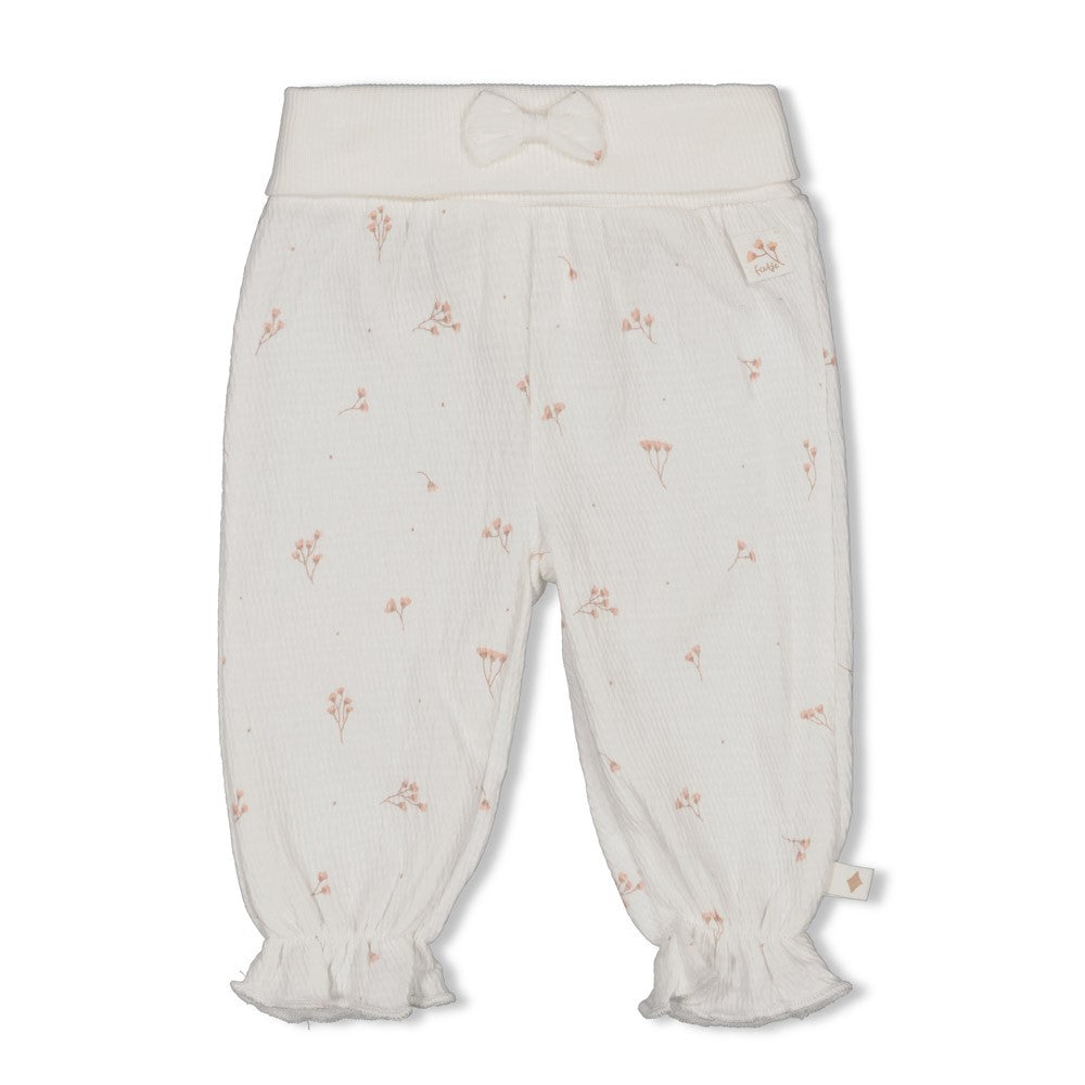 Meisjes Broek crinkle AOP - Delicate Flower van Feetje in de kleur Offwhite in maat 62.