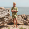 Jongens Beach Palms | Shorts van Salted Stories in de kleur Iguana in maat 122-128.