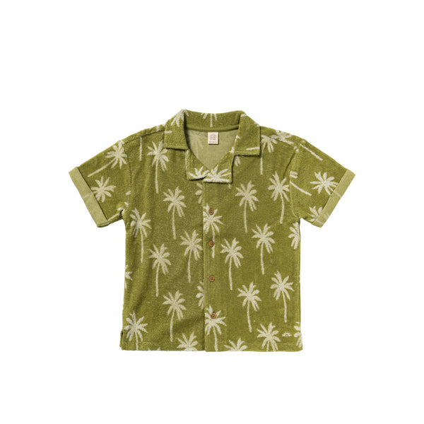 Jongens Beach Palms | Loose Shirt van Salted Stories in de kleur Iguana in maat 122-128.
