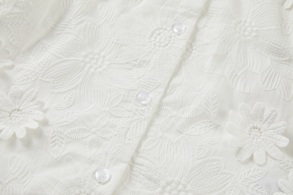 Meisjes Blouse embroiderd ADEL-SG-22-U van Someone in de kleur ECRU in maat 134.