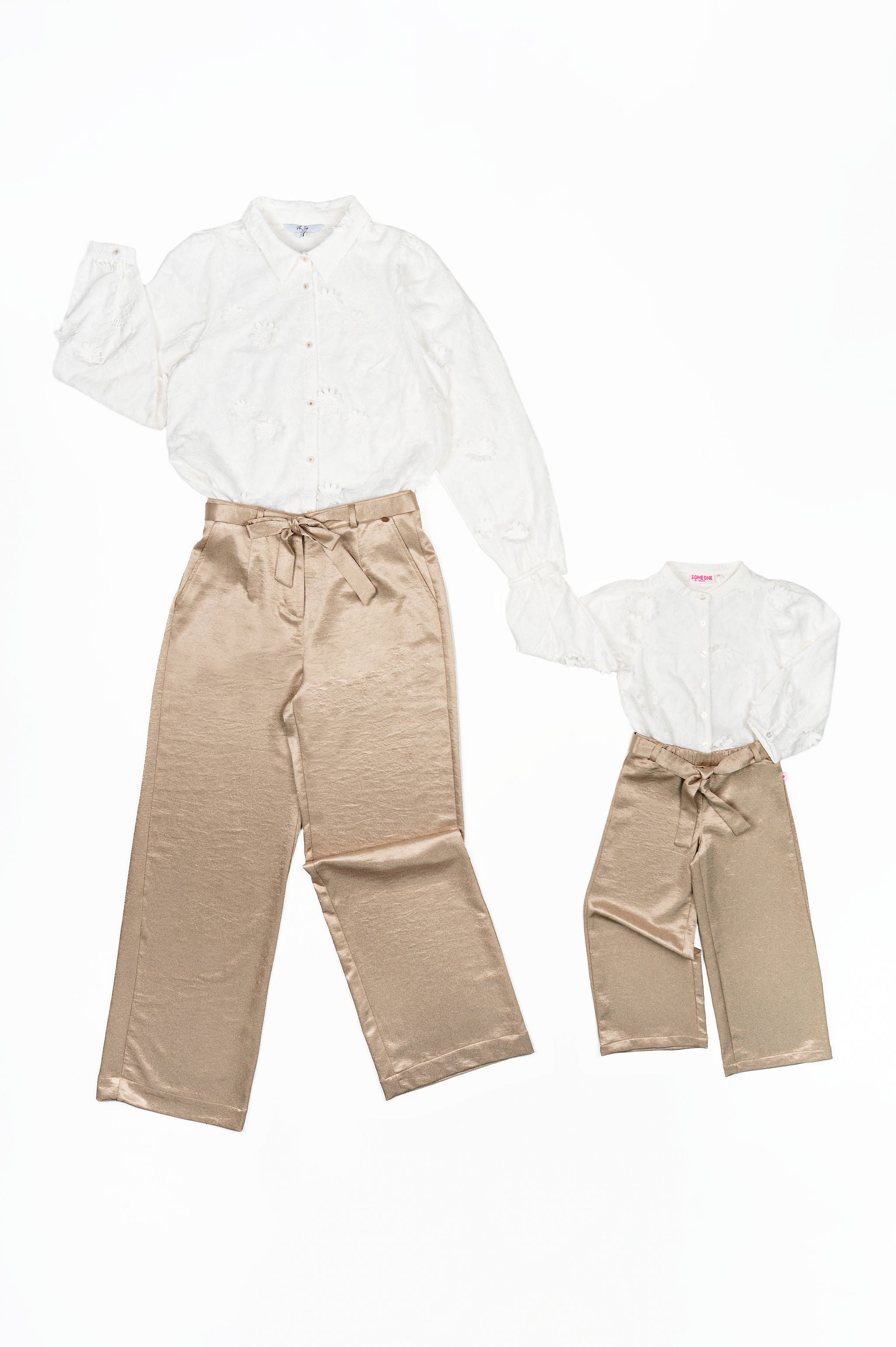 Meisjes Blouse embroiderd ADEL-SG-22-U van Someone in de kleur ECRU in maat 134.