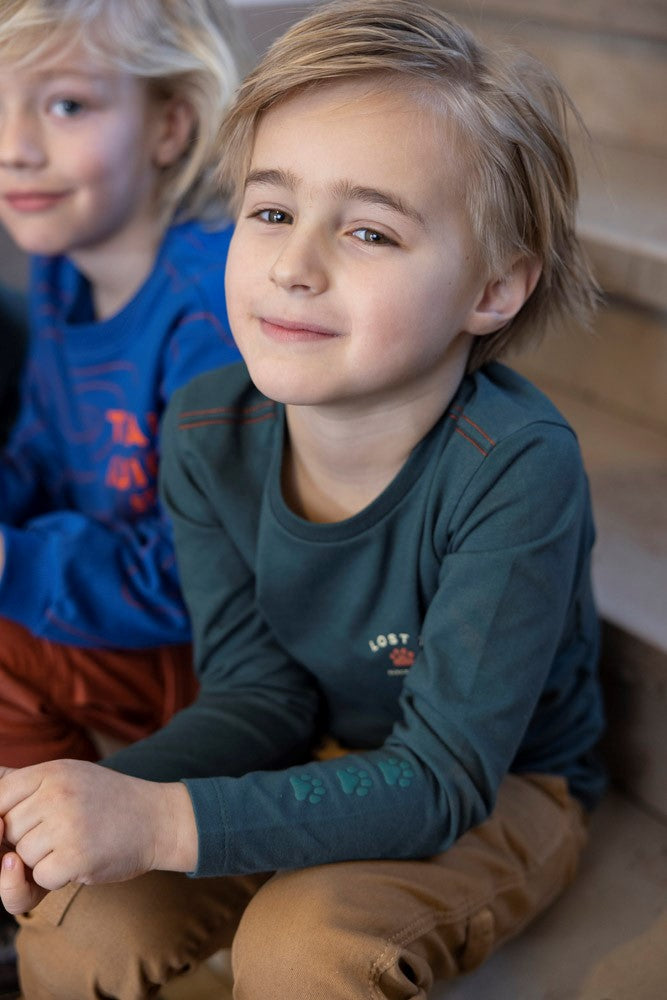 Sturdy Longsleeve - Chasing Trails