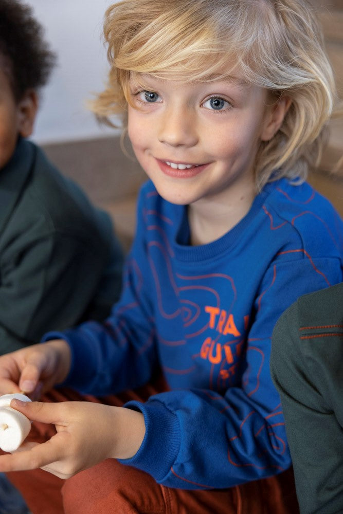 Sturdy Sweater AOP - Chasing Trails