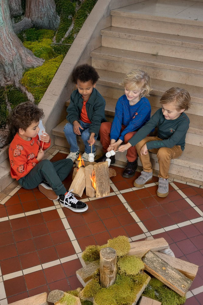 Sturdy Longsleeve - Chasing Trails