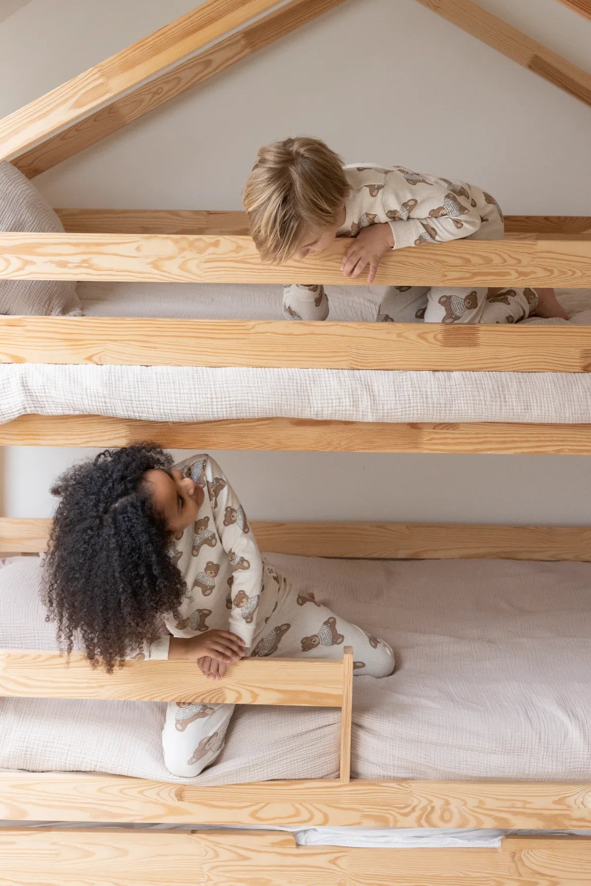 Unisexs Teddy Bear - Premium Sleepwear by Feetje van Feetje in de kleur Offwhite melange in maat 152.