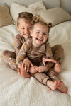 Jongens Milo Mammoth - Premium Sleepwear by Feetje van Feetje in de kleur Taupe.
