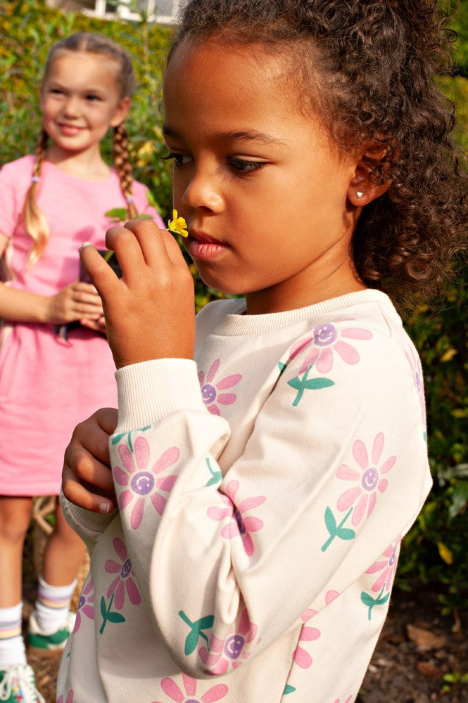 Meisjes Sweater AOP - Rolling into Spring van Jubel in de kleur Offwhite in maat 128.