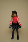 Meisjes Vest gebreid AOP - Queen Of Hearts van Jubel in de kleur l.Roze in maat 128.