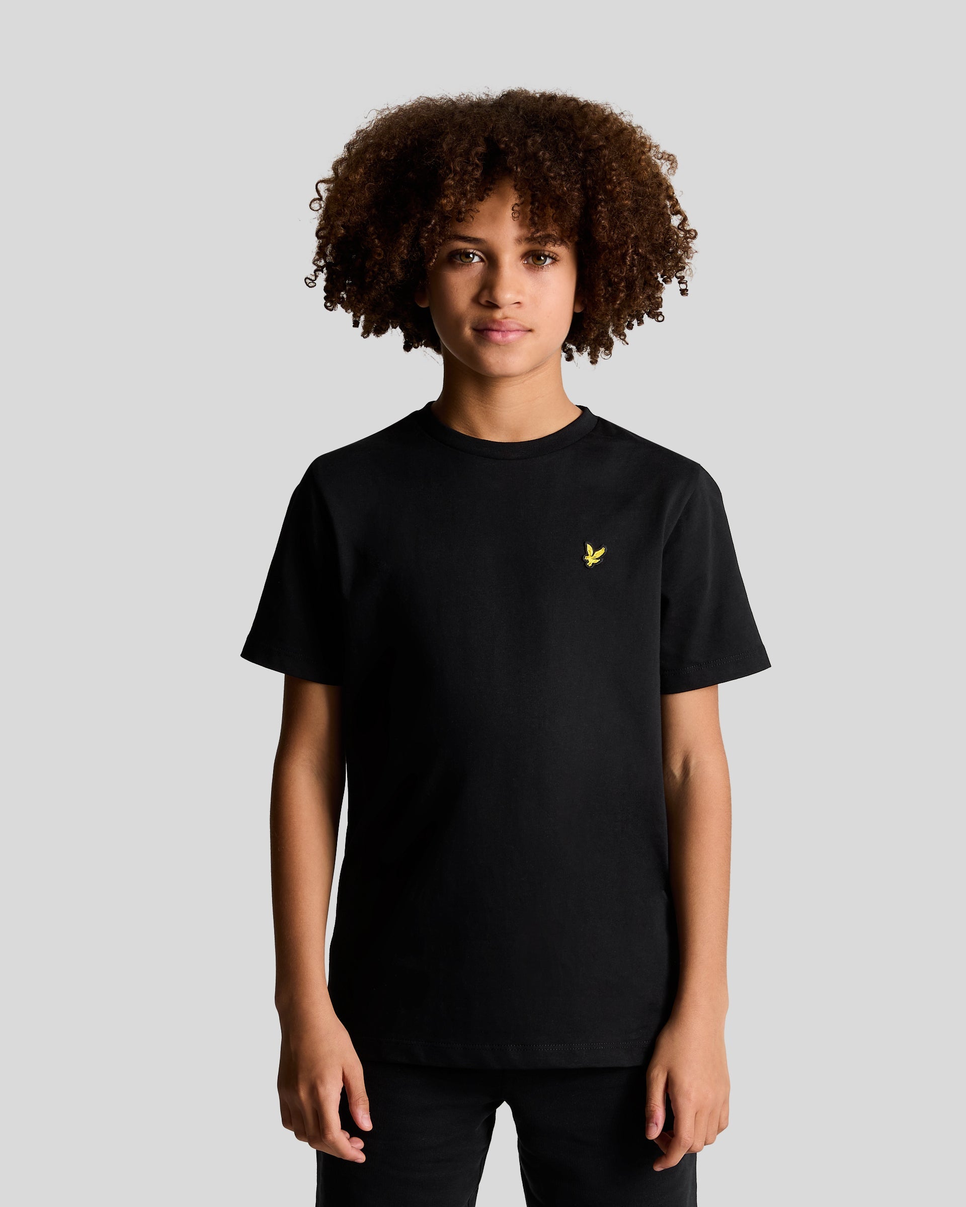 Jongens Plain T-shirt van Lyle & Scott in de kleur Z865 Jet Black in maat 170-176.