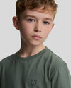 Jongens Linen T-shirt van Lyle & Scott in de kleur X583 Green Mercurial in maat 170-176.