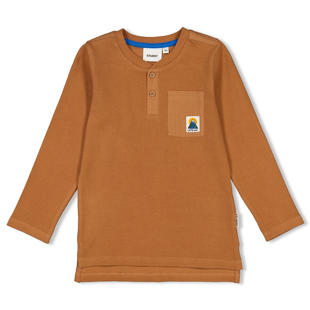 Jongens Longsleeve - Fun Days van Sturdy in de kleur Camel in maat 128.