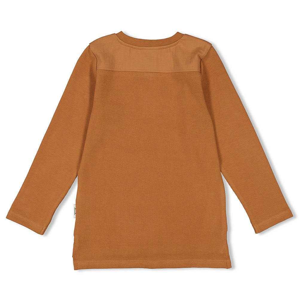 Jongens Longsleeve - Fun Days van Sturdy in de kleur Camel in maat 128.