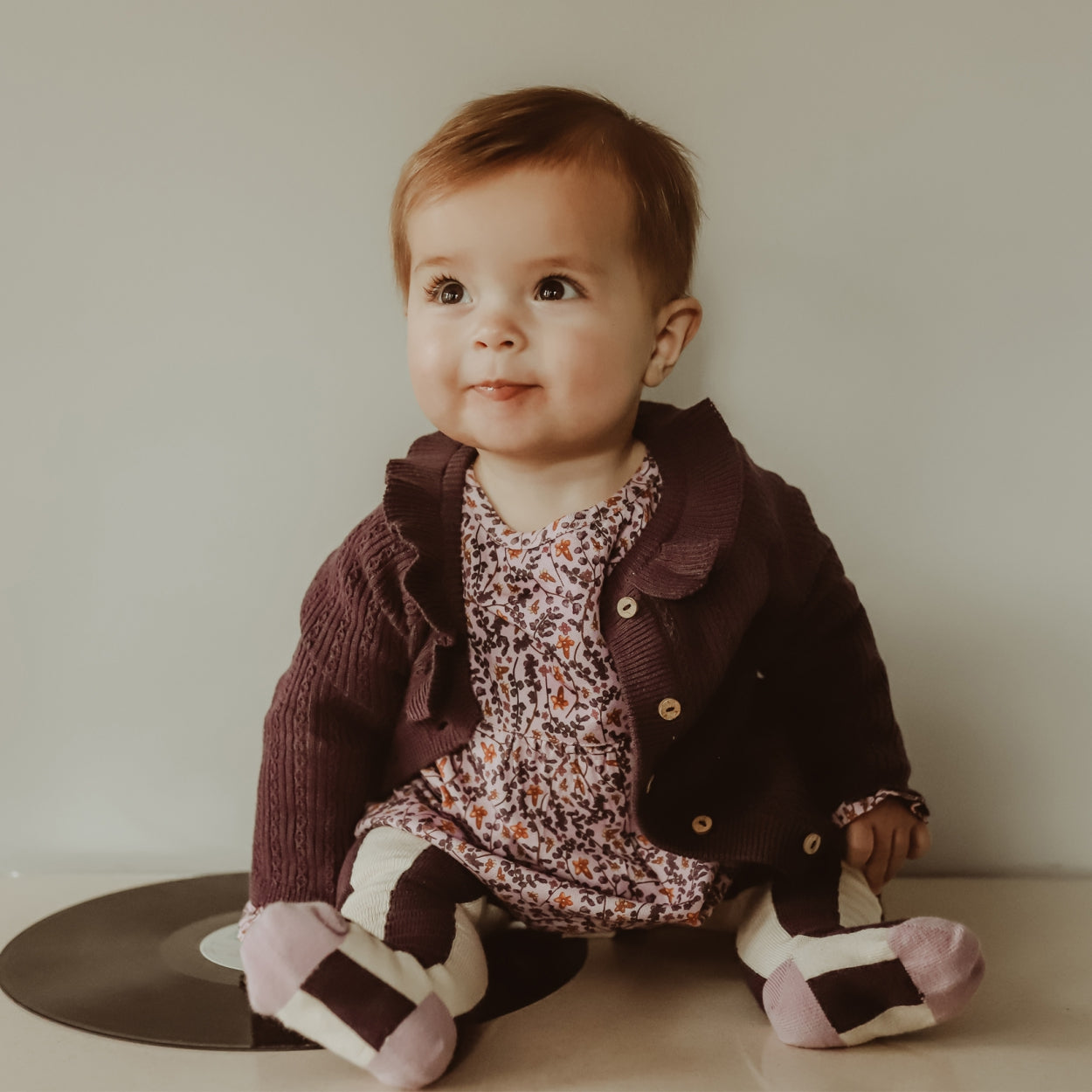 Meisjes Vest Motif Knit  | Maddie van Your Wishes in de kleur Plum Perfect in maat 74.