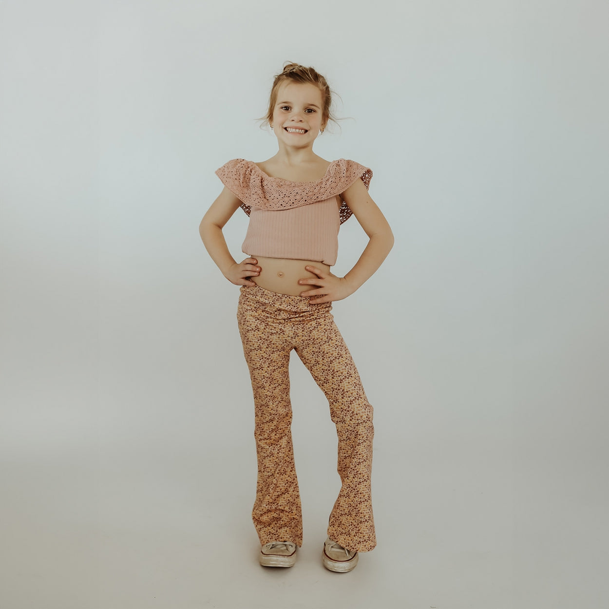 Meisjes Flared Pants Valley | Nikita van Your Wishes in de kleur Multicolor in maat 128.